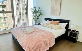 Luxurious City View At Sydney Olympic Park